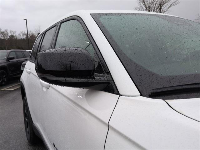 new 2026 Jeep Grand Cherokee car, priced at $45,930