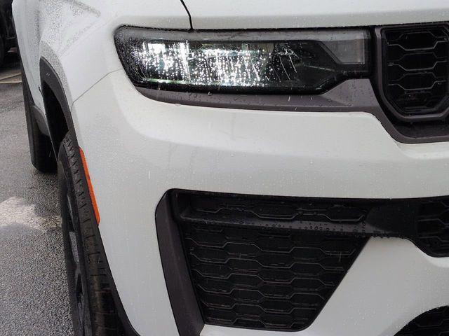 new 2026 Jeep Grand Cherokee car, priced at $44,400