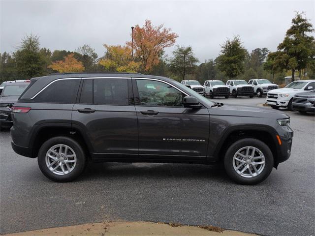 new 2025 Jeep Grand Cherokee car, priced at $35,076