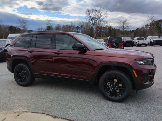 new 2025 Jeep Grand Cherokee car, priced at $36,582