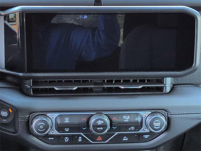 new 2025 Jeep Wrangler car, priced at $54,059