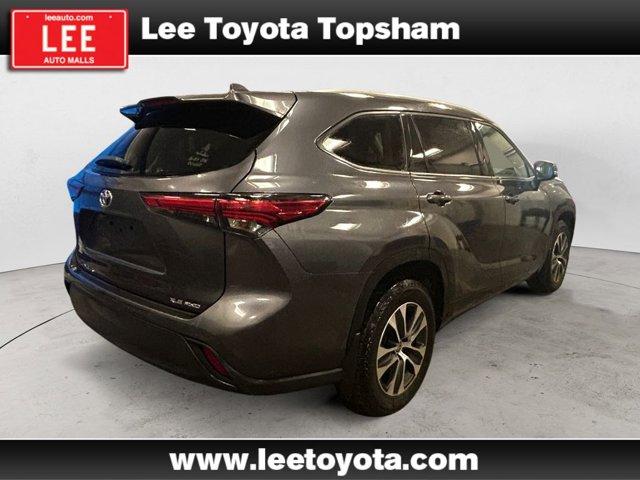 used 2022 Toyota Highlander car, priced at $34,888