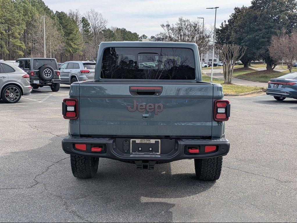 new 2026 Jeep Gladiator car, priced at $59,429