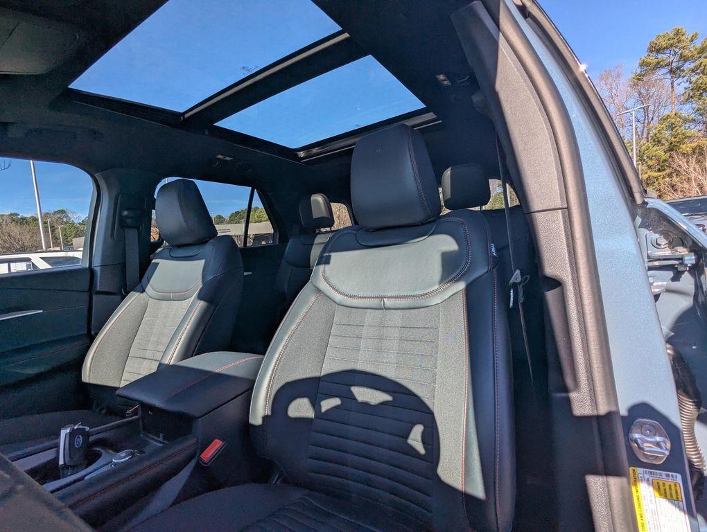 used 2025 Ford Explorer car, priced at $37,998