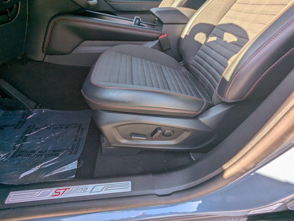 used 2025 Ford Explorer car, priced at $37,998