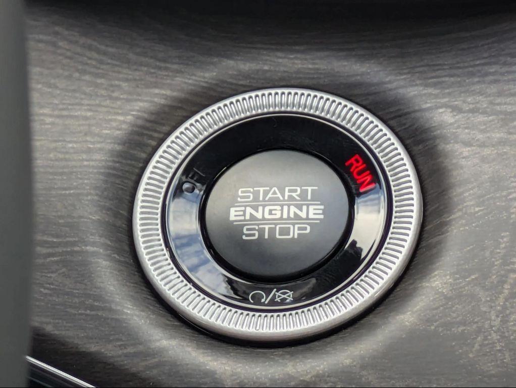 new 2025 Jeep Grand Cherokee car, priced at $60,602