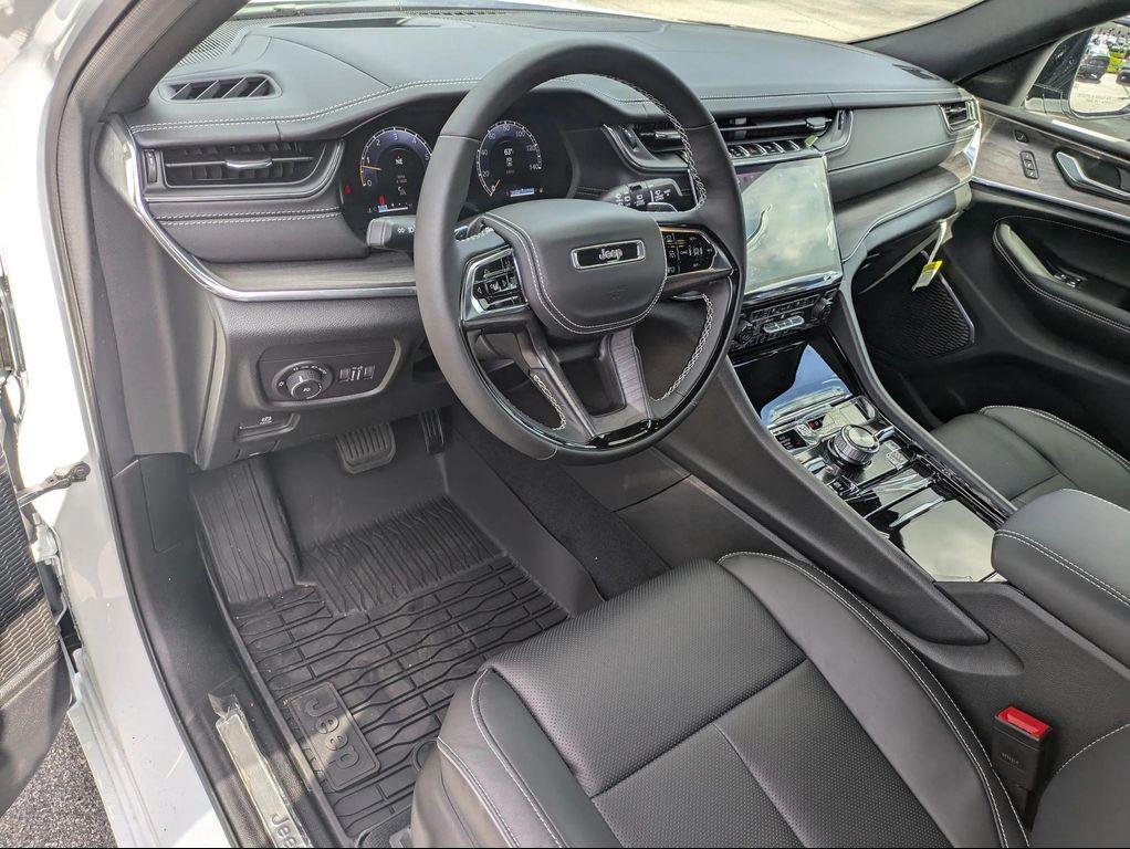 new 2025 Jeep Grand Cherokee car, priced at $60,602