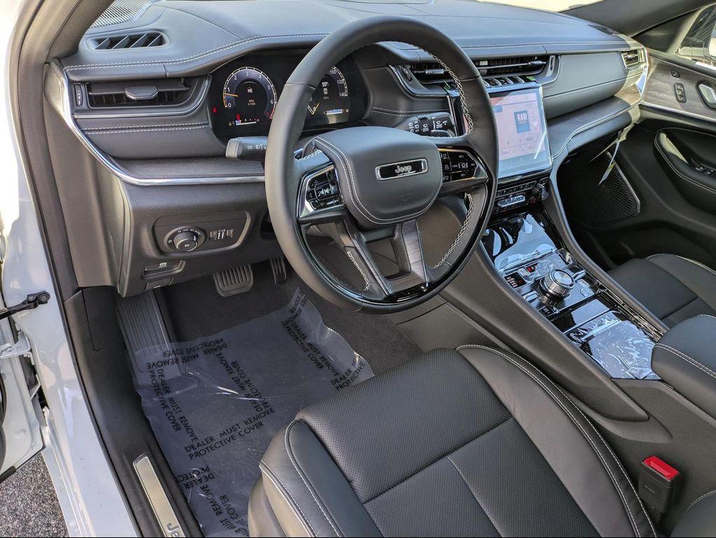 new 2025 Jeep Grand Cherokee car, priced at $60,927