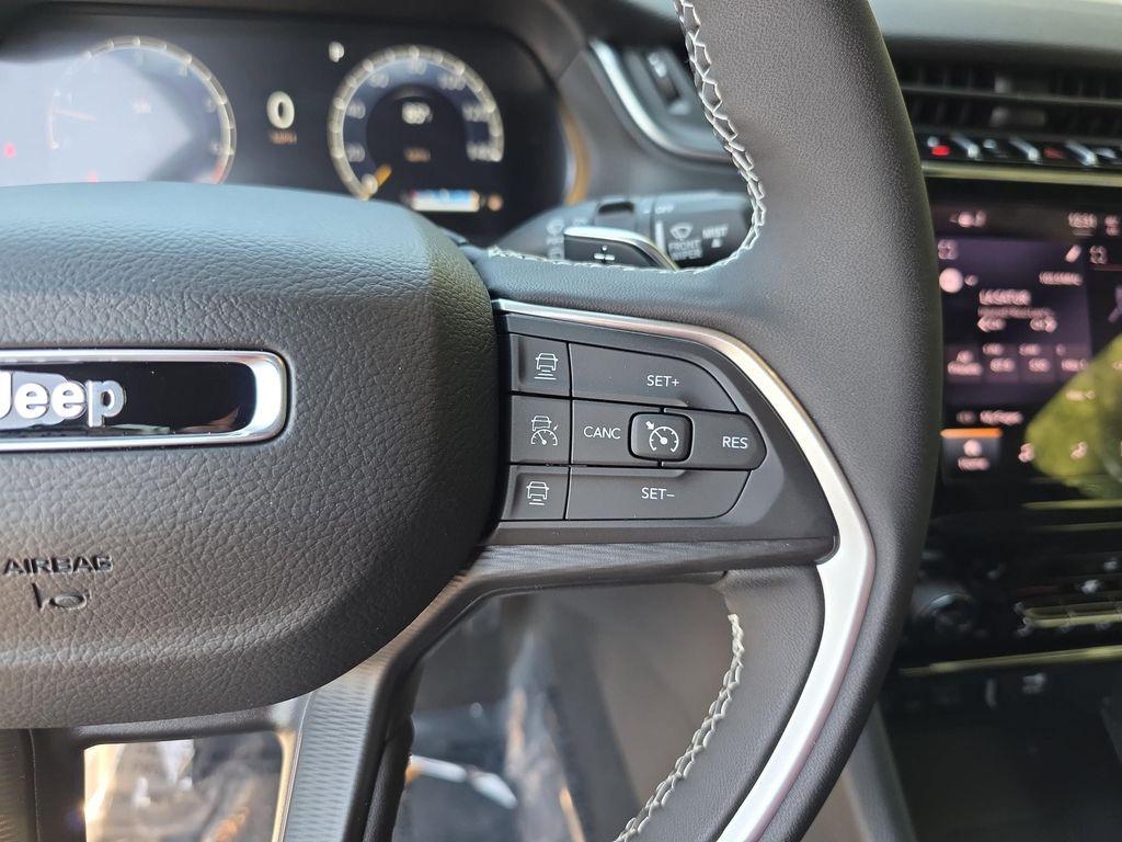 new 2025 Jeep Grand Cherokee car, priced at $39,456