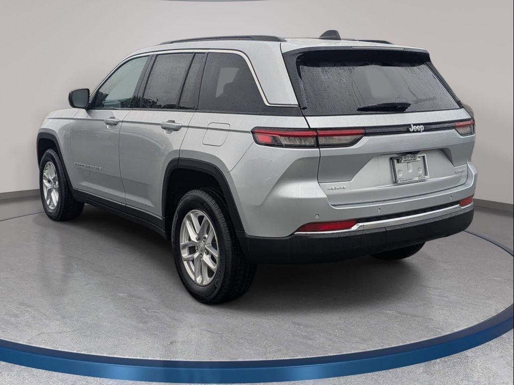 new 2026 Jeep Grand Cherokee car, priced at $41,003