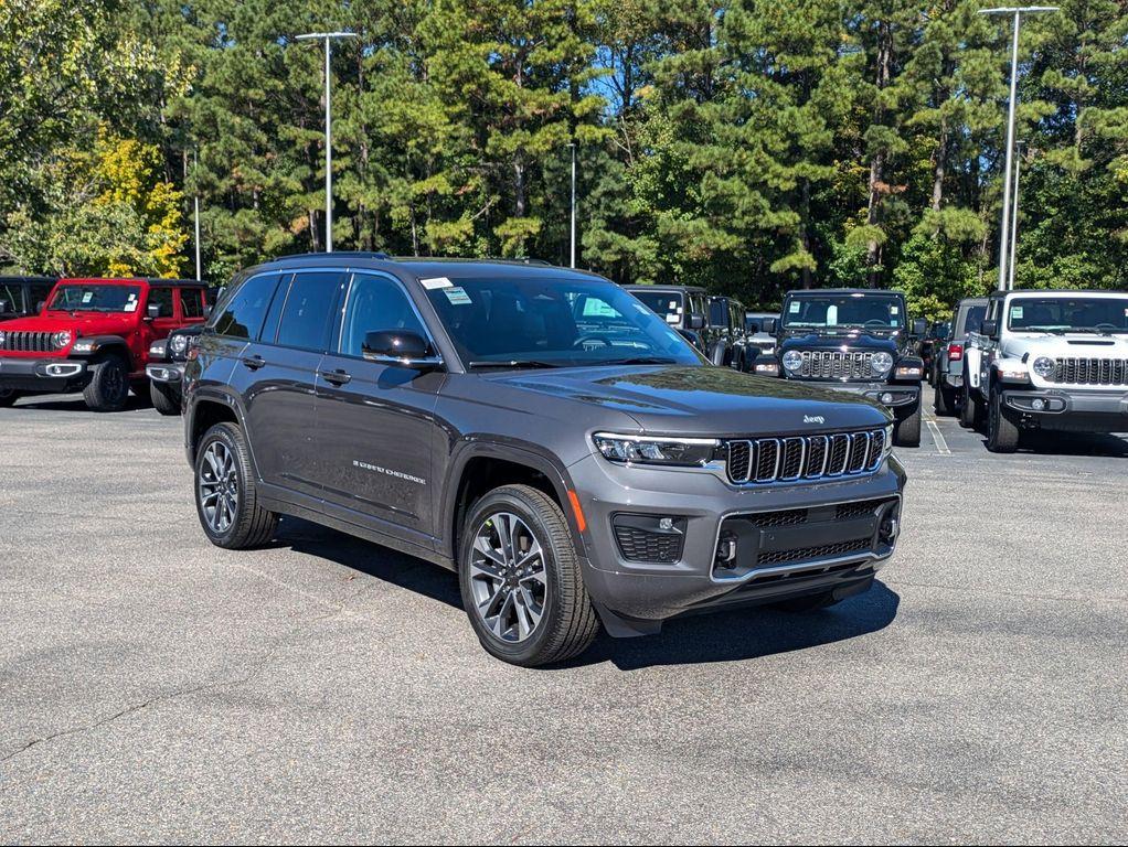 new 2025 Jeep Grand Cherokee car, priced at $58,918