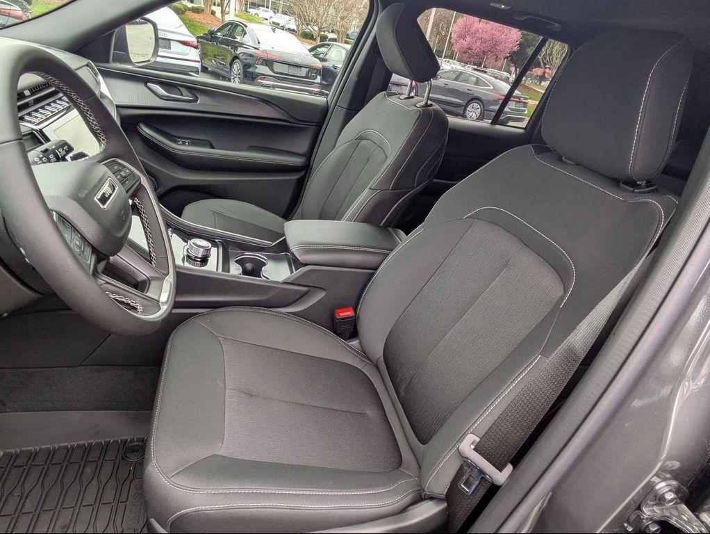 new 2026 Jeep Grand Cherokee car, priced at $41,869