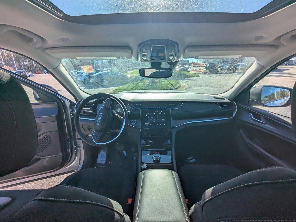 used 2023 Jeep Grand Cherokee car, priced at $25,292