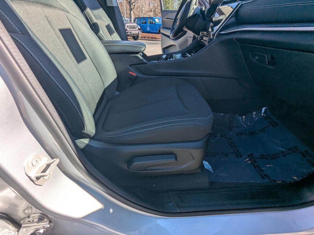 used 2023 Jeep Grand Cherokee car, priced at $25,292