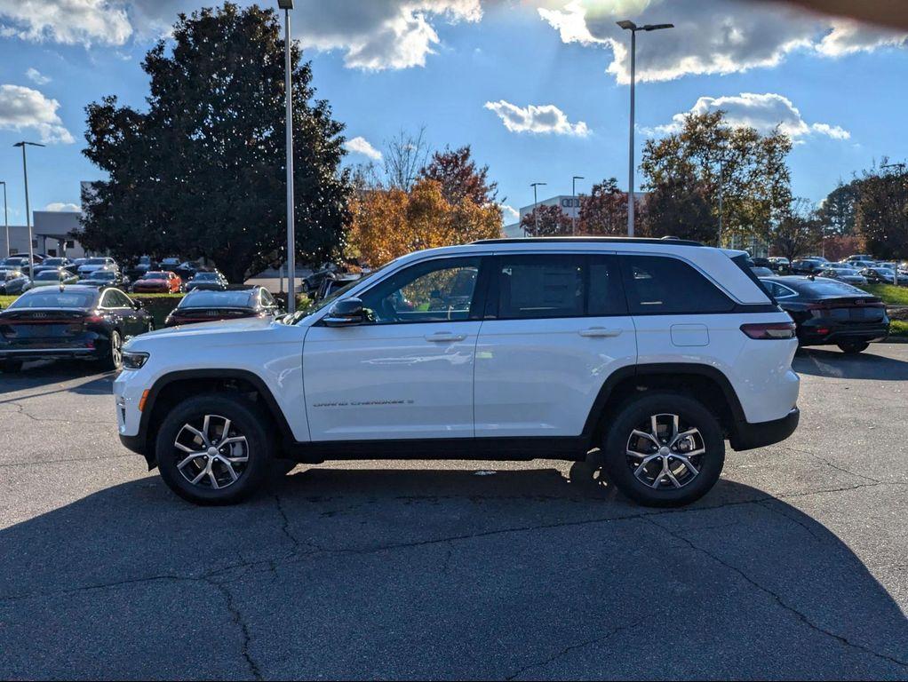 new 2025 Jeep Grand Cherokee car, priced at $46,639