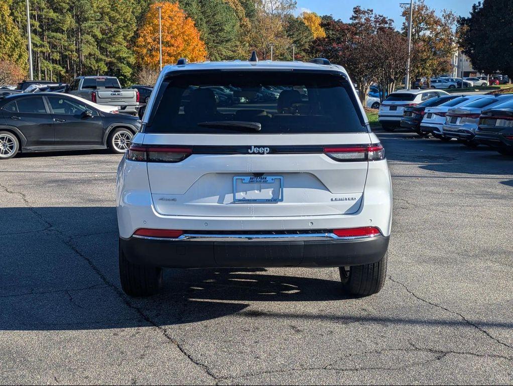 new 2025 Jeep Grand Cherokee car, priced at $46,639