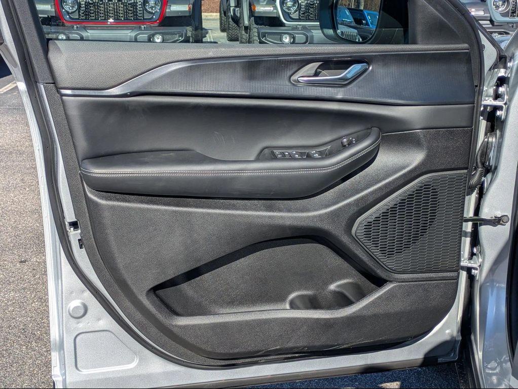 new 2026 Jeep Grand Cherokee L car, priced at $43,250