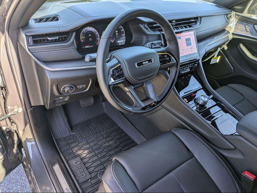new 2025 Jeep Grand Cherokee car, priced at $61,120