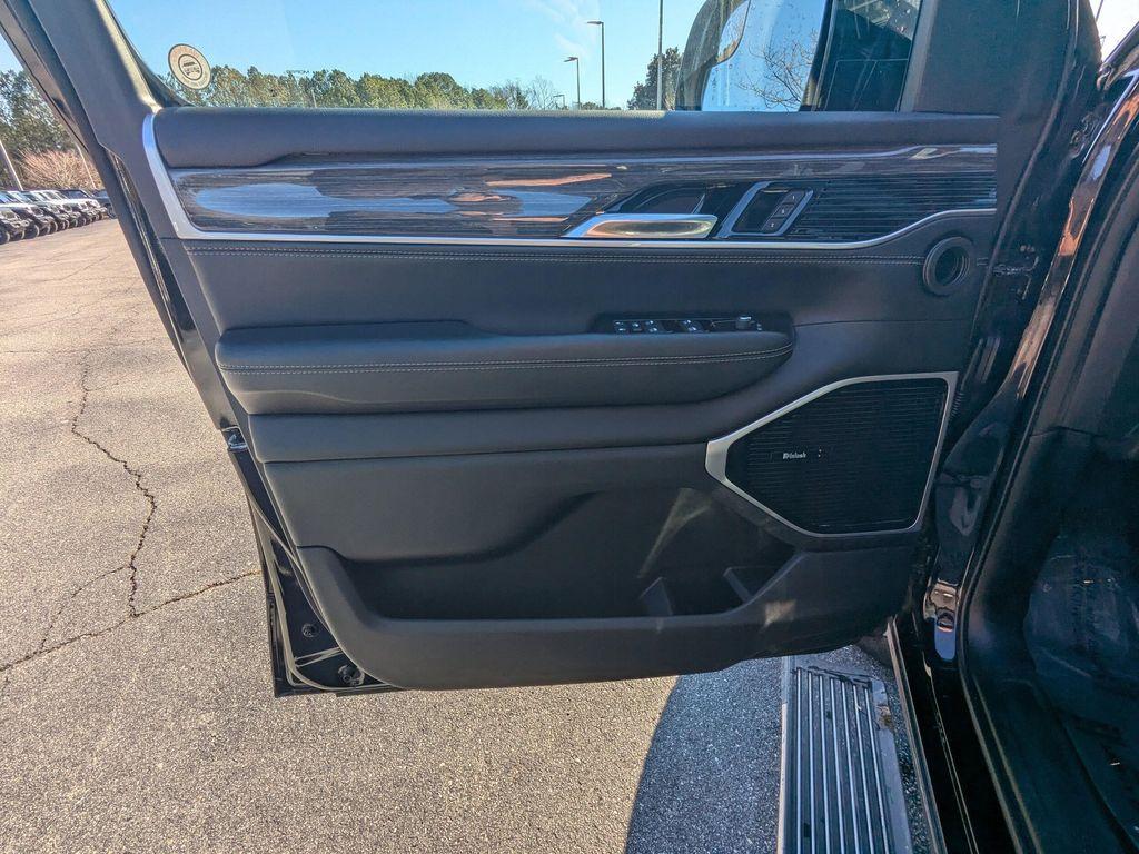 used 2022 Jeep Wagoneer car, priced at $36,294