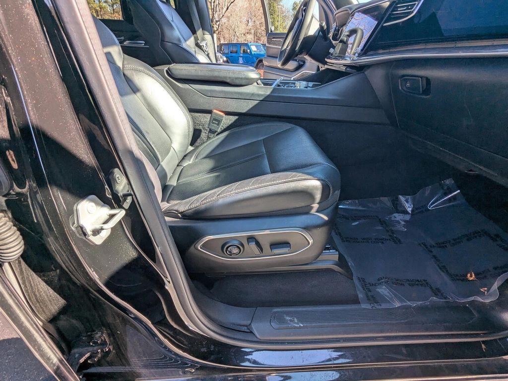 used 2022 Jeep Wagoneer car, priced at $36,294