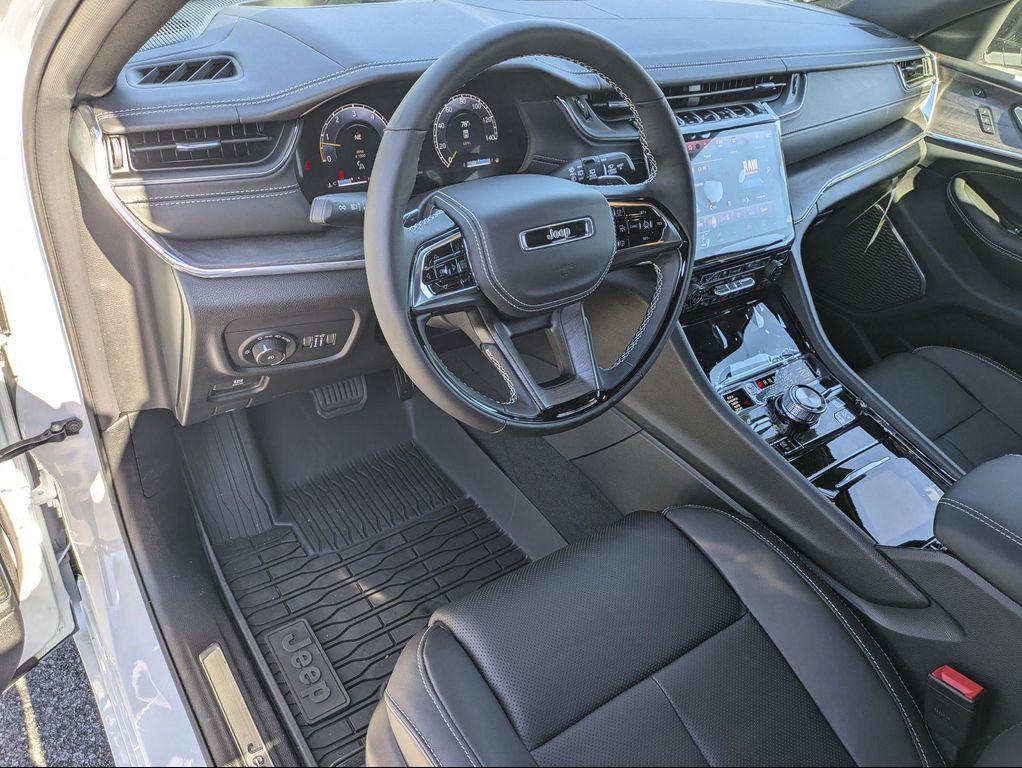 new 2025 Jeep Grand Cherokee L car, priced at $62,590