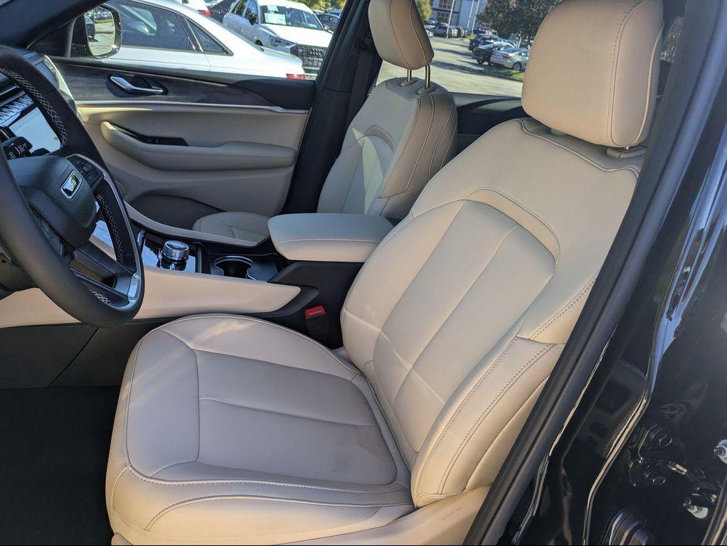 new 2025 Jeep Grand Cherokee L car, priced at $51,266