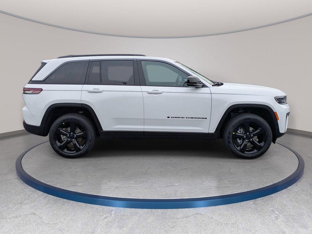 new 2026 Jeep Grand Cherokee car, priced at $46,168