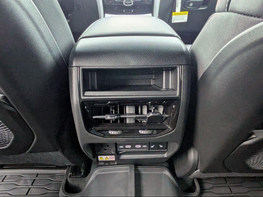 new 2026 Jeep Grand Cherokee car, priced at $46,168