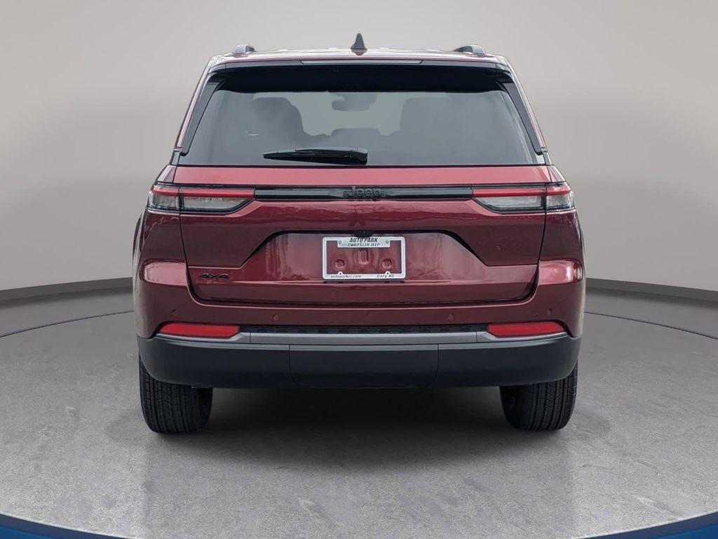 new 2026 Jeep Grand Cherokee car, priced at $43,949