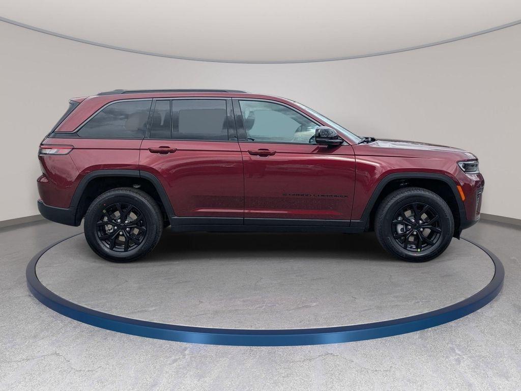 new 2026 Jeep Grand Cherokee car, priced at $43,949