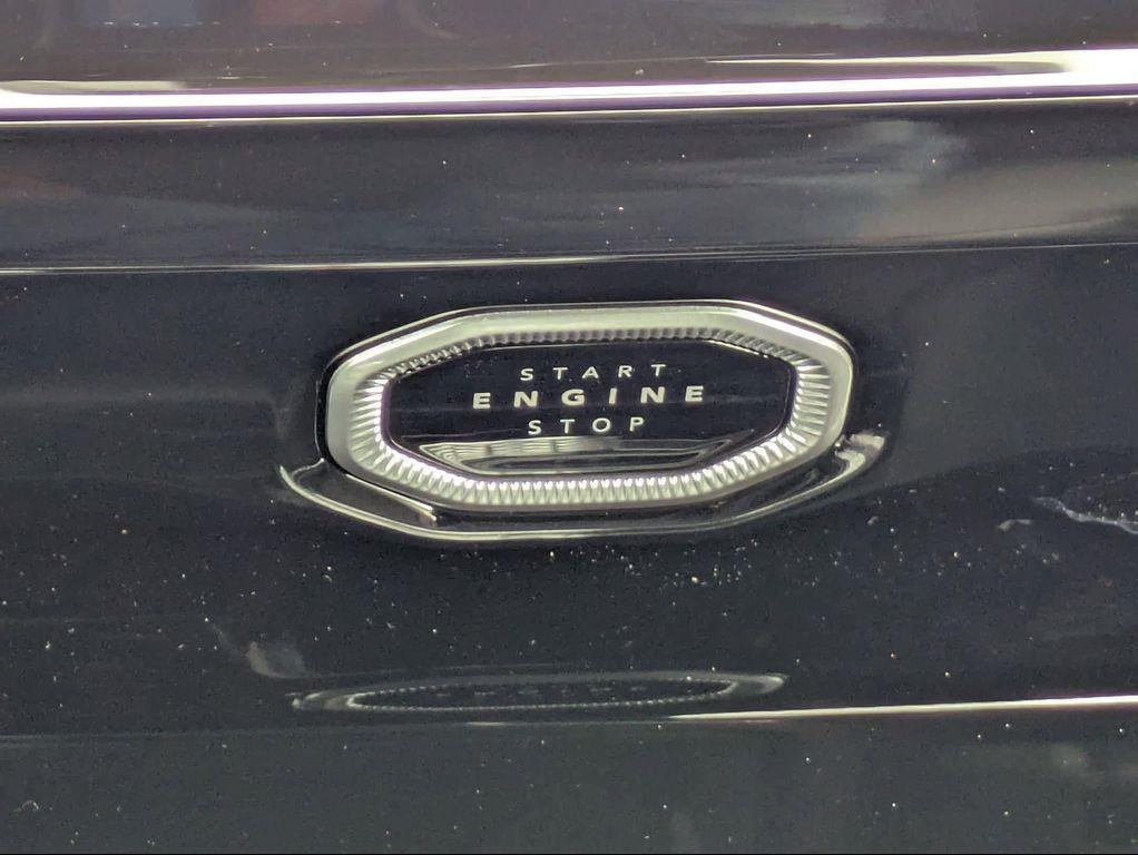 new 2026 Jeep Grand Cherokee car, priced at $43,601