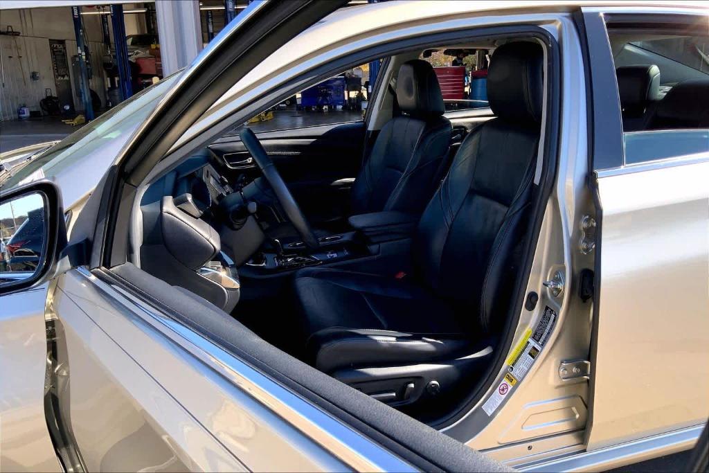 used 2015 Toyota Avalon car, priced at $16,395