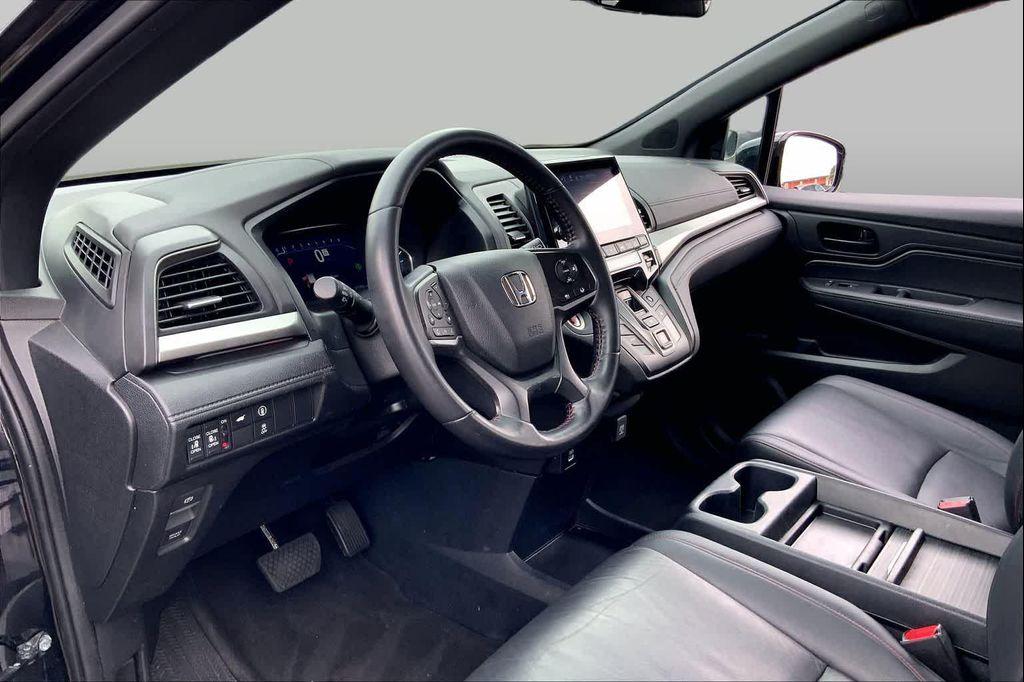 used 2023 Honda Odyssey car, priced at $33,420