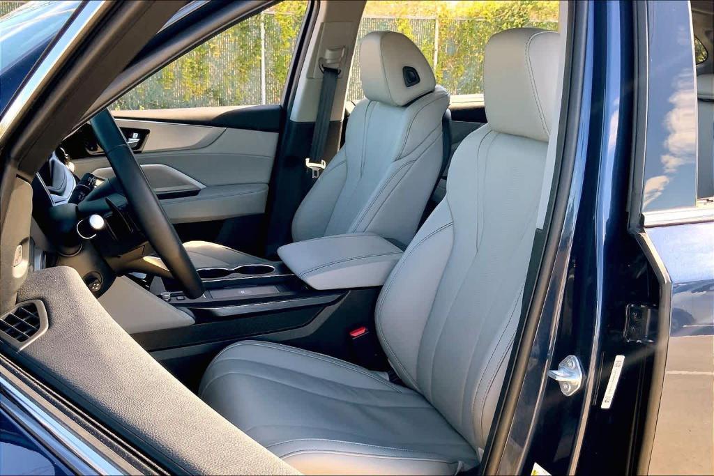 used 2026 Acura MDX car, priced at $53,895