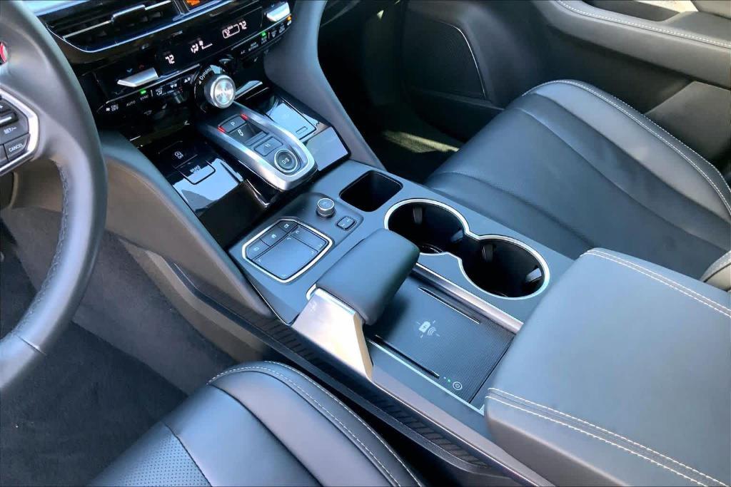 used 2024 Acura MDX car, priced at $43,295