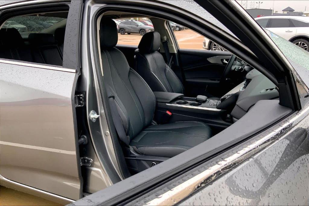 used 2025 Acura TLX car, priced at $38,895