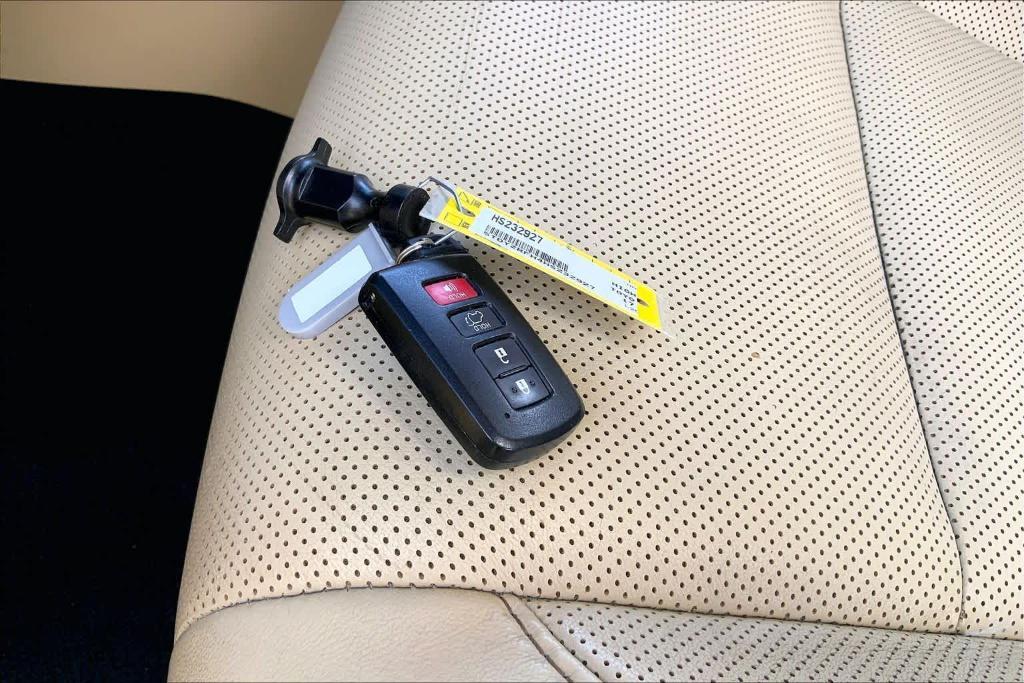 used 2017 Toyota Highlander car, priced at $22,795