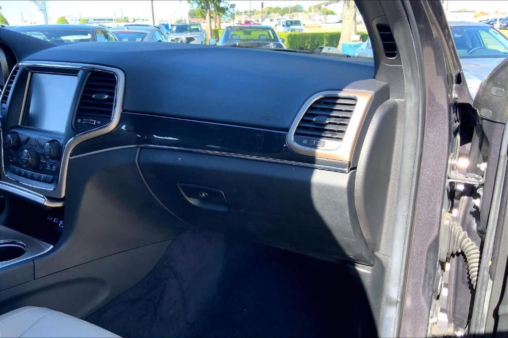 used 2016 Jeep Grand Cherokee car, priced at $15,895