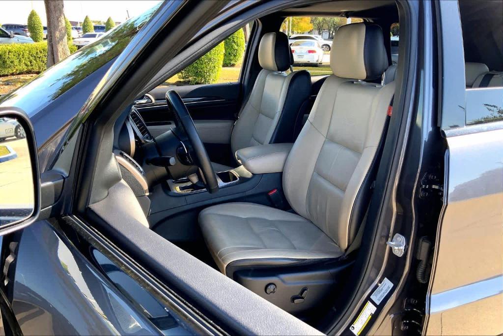 used 2016 Jeep Grand Cherokee car, priced at $15,895