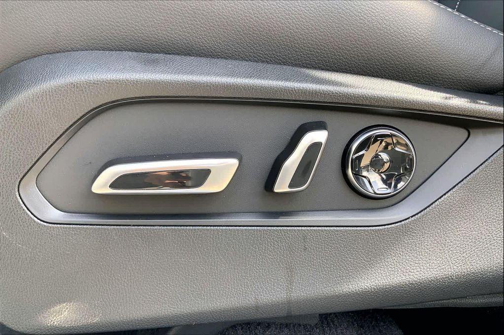 new 2026 Acura RDX car, priced at $47,275