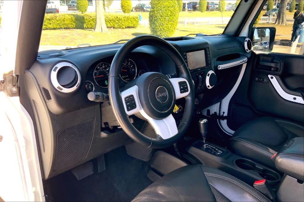 used 2015 Jeep Wrangler Unlimited car, priced at $16,995
