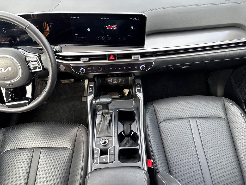 used 2025 Kia Sorento car, priced at $31,473