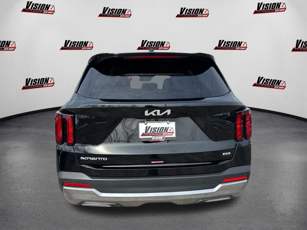 used 2025 Kia Sorento car, priced at $31,473