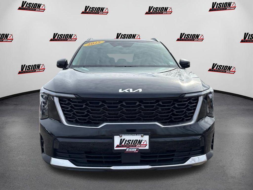 used 2025 Kia Sorento car, priced at $31,473
