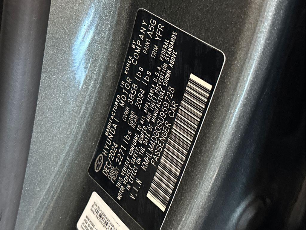 used 2025 Hyundai Elantra car, priced at $20,092