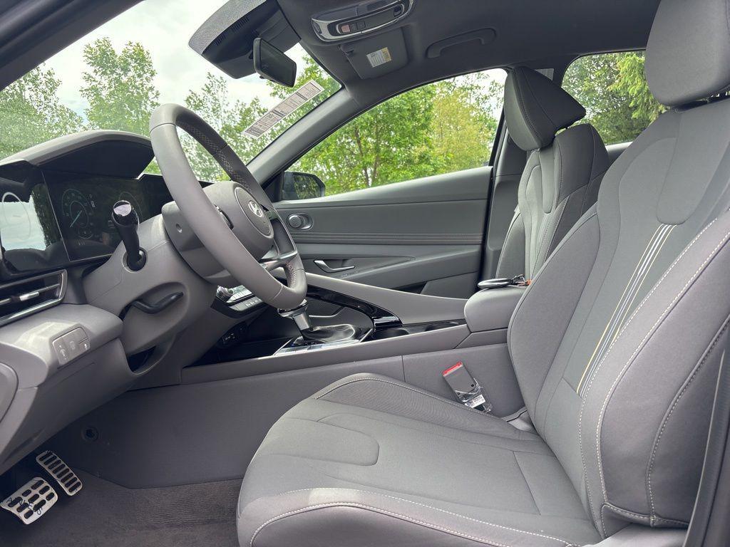 new 2025 Hyundai ELANTRA HEV car, priced at $27,686