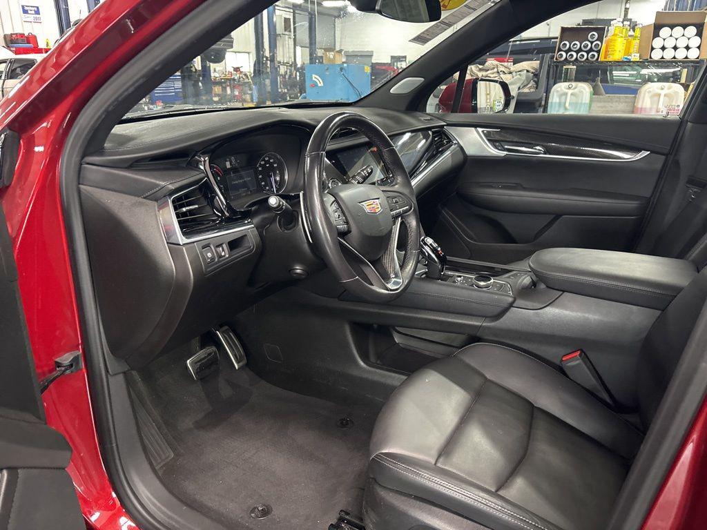used 2024 Cadillac XT6 car, priced at $45,999