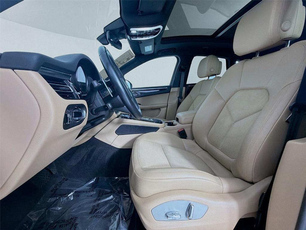 used 2023 Porsche Macan car