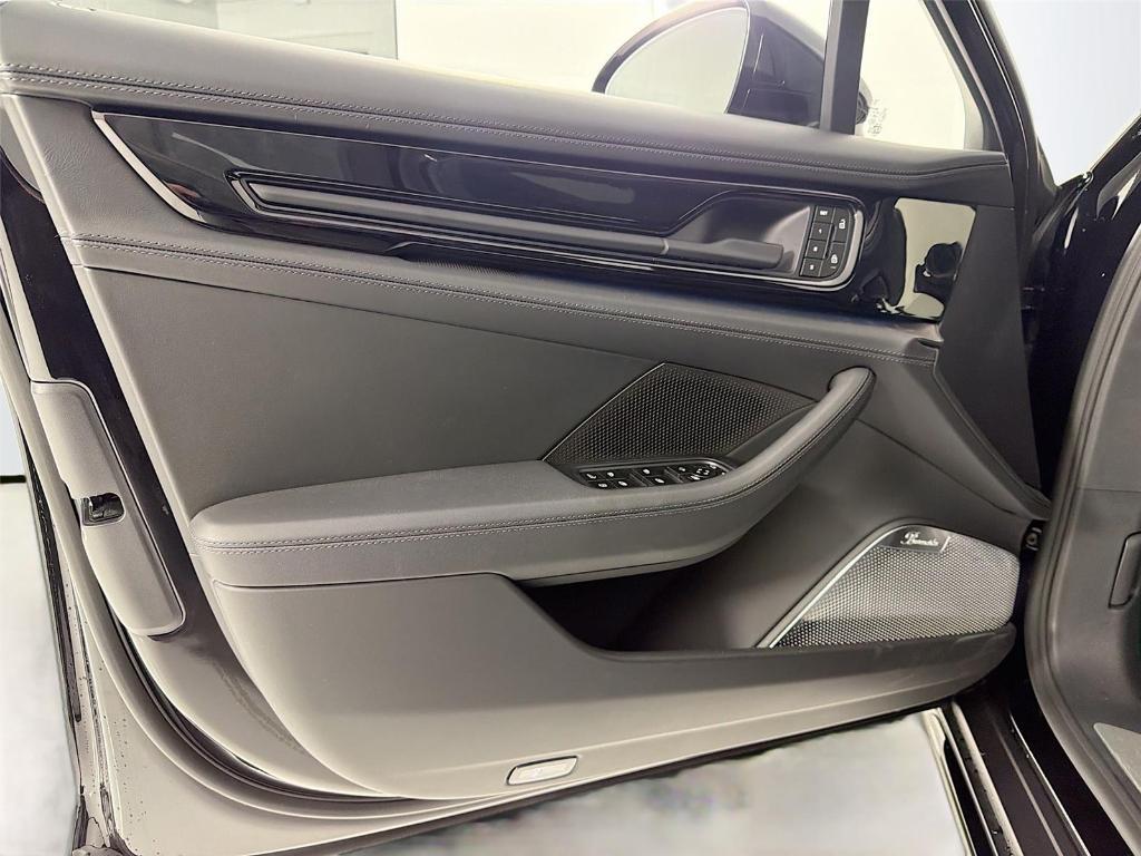 new 2025 Porsche Panamera car