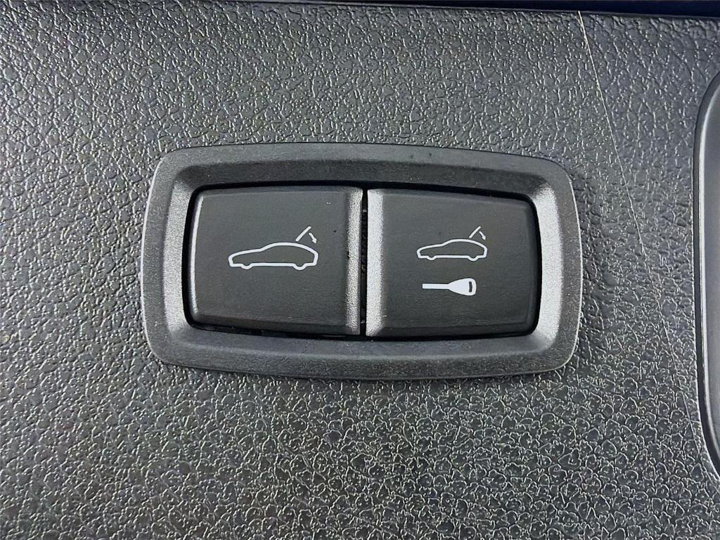 used 2025 Porsche Macan car